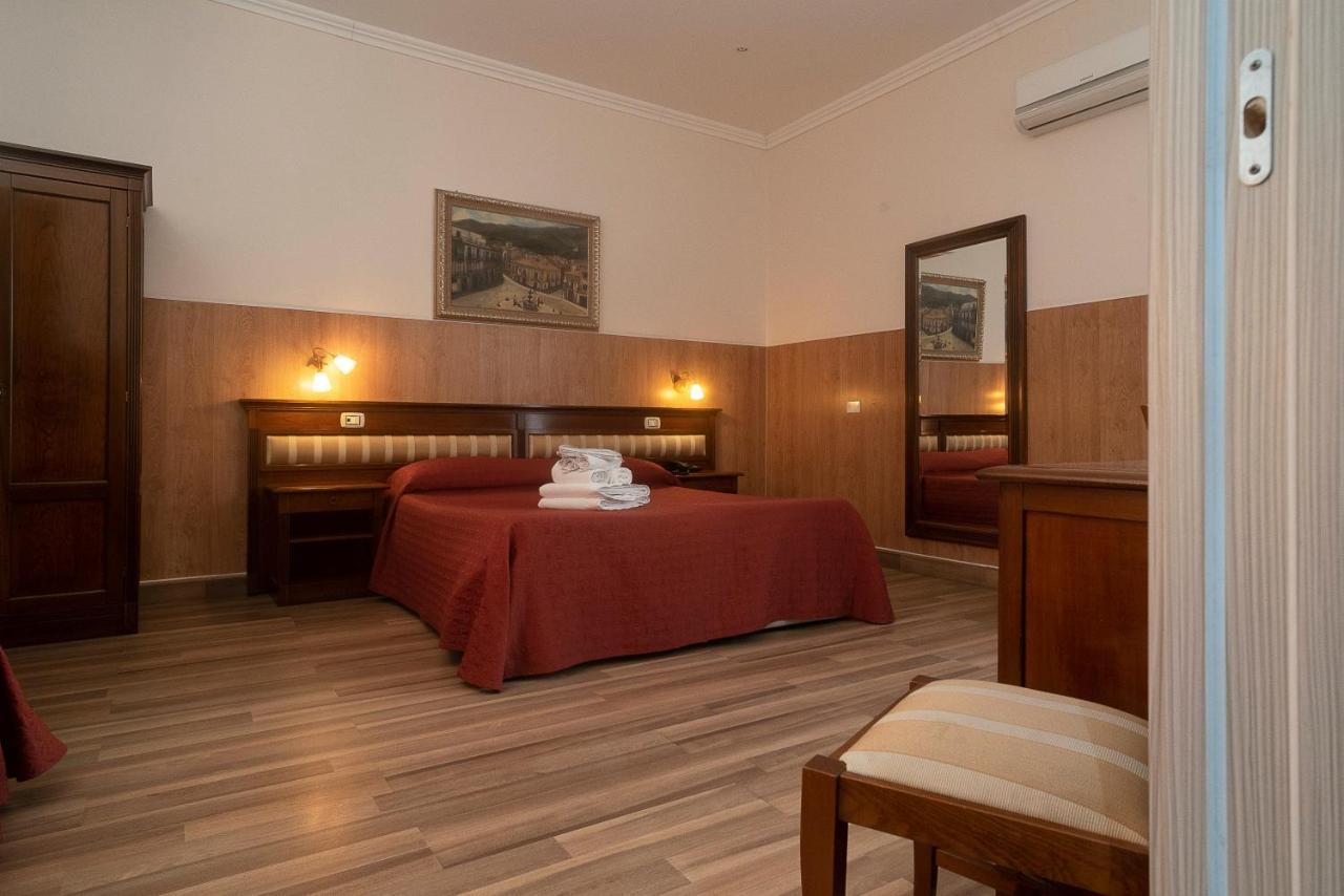 Hotel Tonic Palermo Bagian luar foto